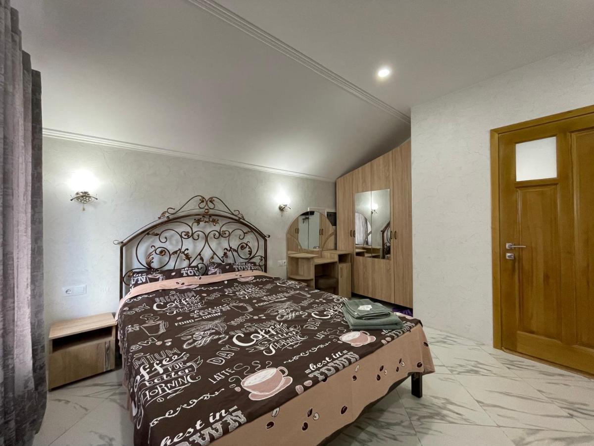 Villa Aeroport Розовый Дом Kiszyniów Zewnętrze zdjęcie