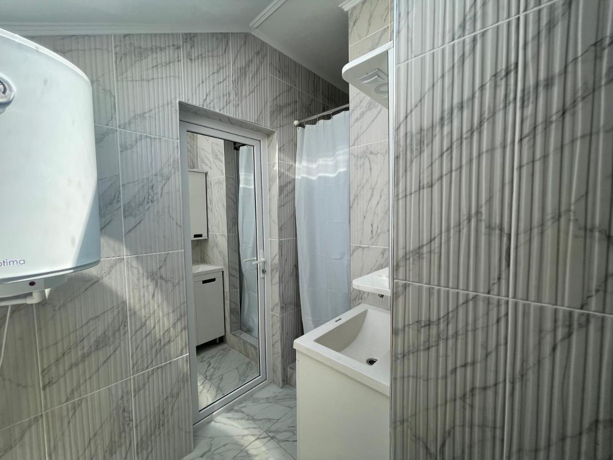 Villa Aeroport Розовый Дом Kiszyniów Zewnętrze zdjęcie